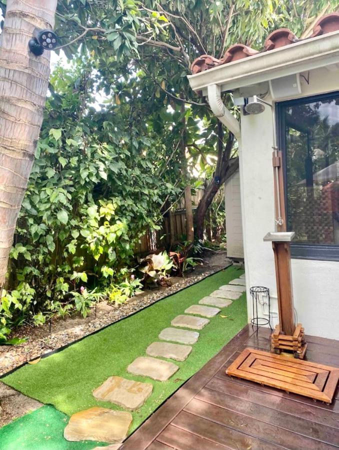 Hébergement de vacances Entire Private Beautiful 2 Bedroom Den House With Gated Front&back Yard And Free Parking 10min Drive To *