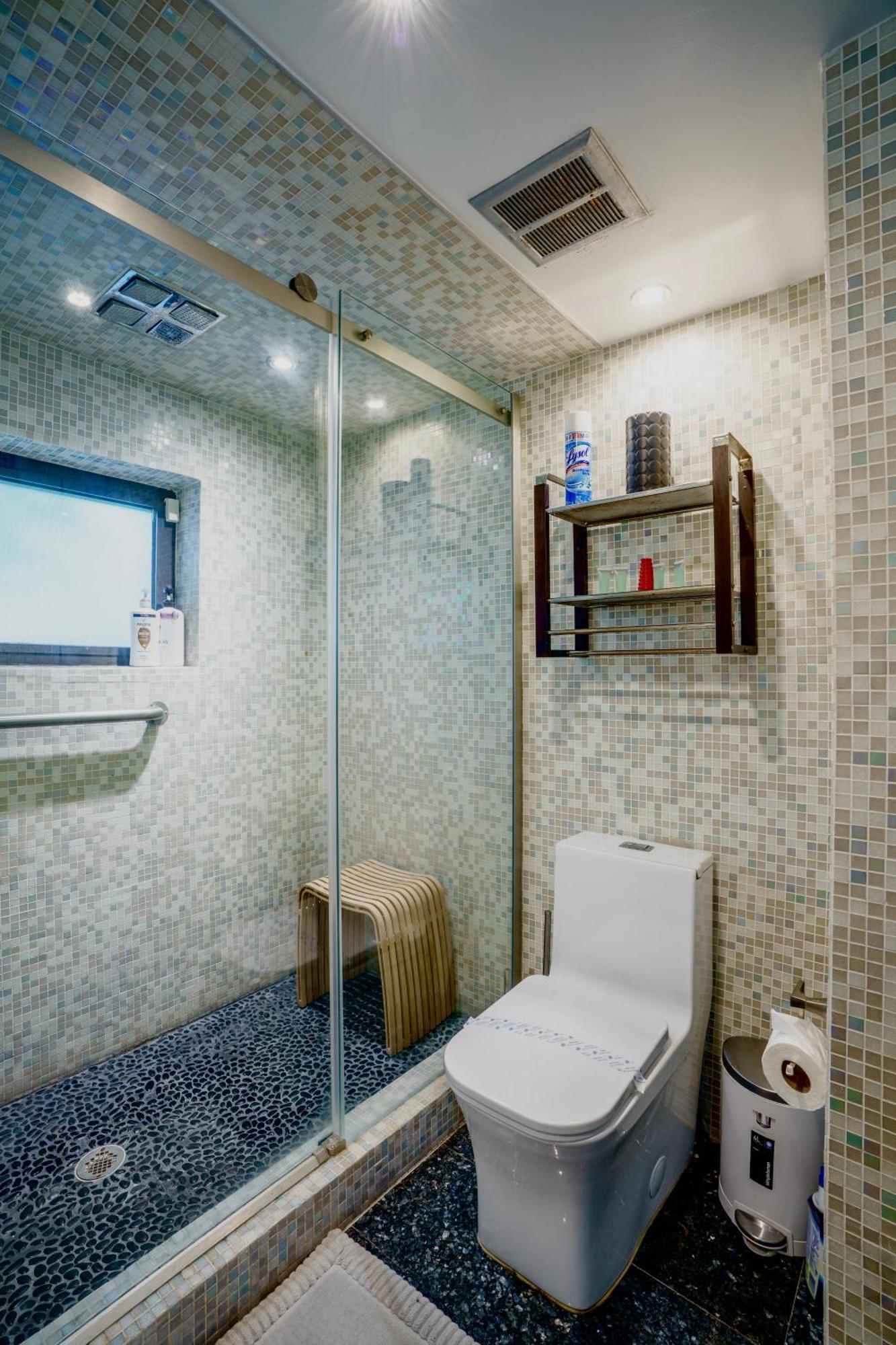 Entire Private Beautiful 2 Bedroom Den House With Gated Front&back Yard And Free Parking 10min Drive To