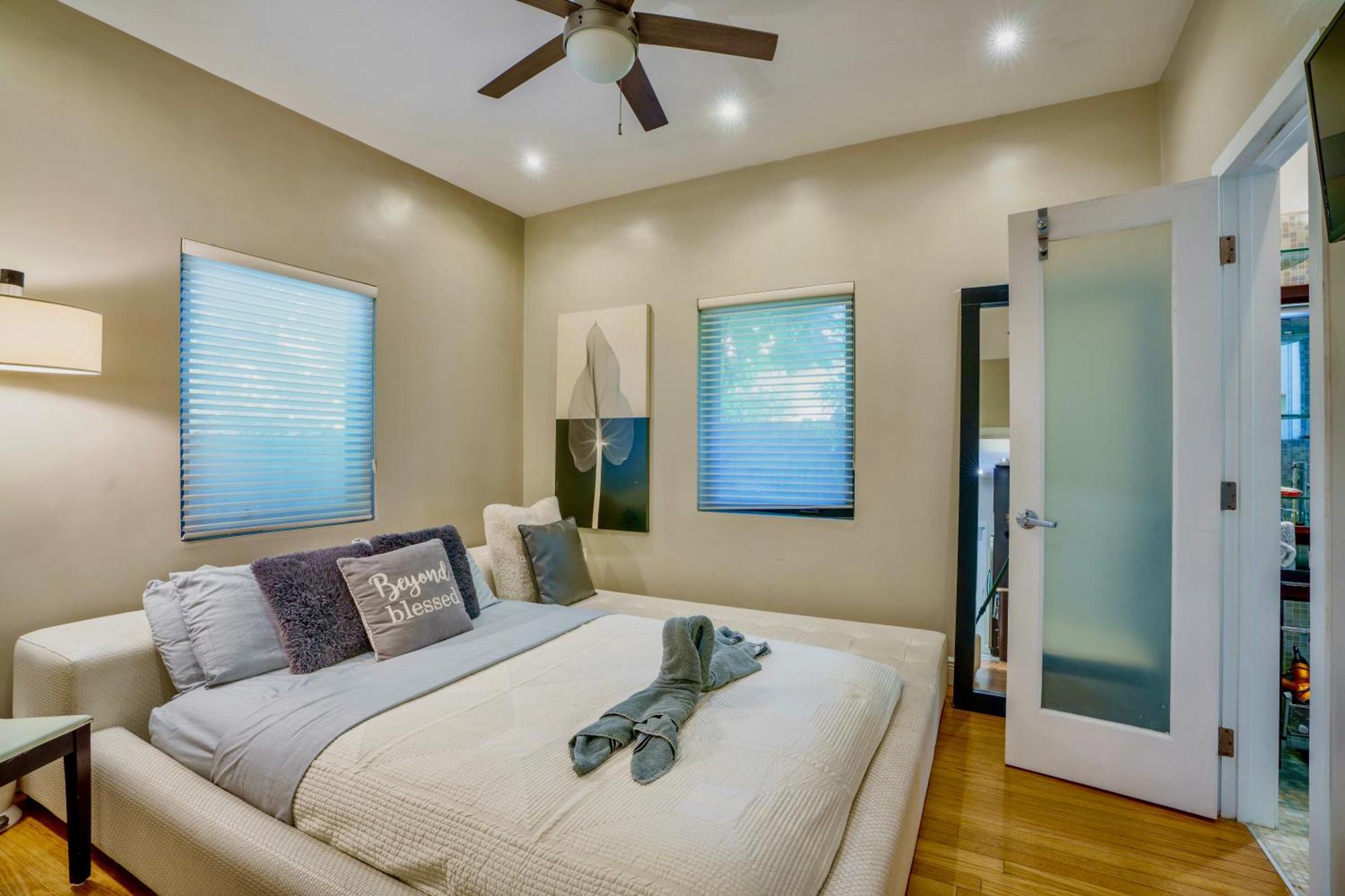 Casa vacanze Entire Private Beautiful 2 Bedroom Den House With Gated Front&back Yard And Free Parking 10min Drive To Miami